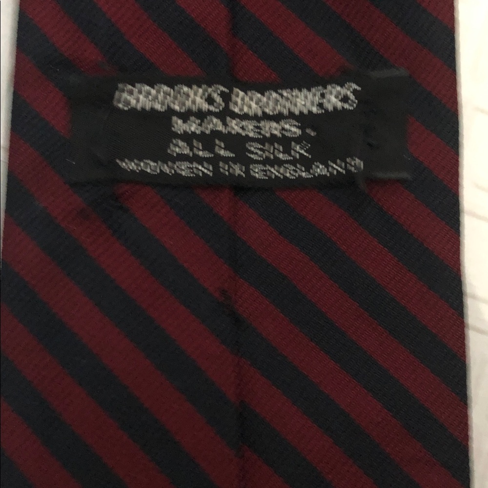 EUC vtg striped silk tie